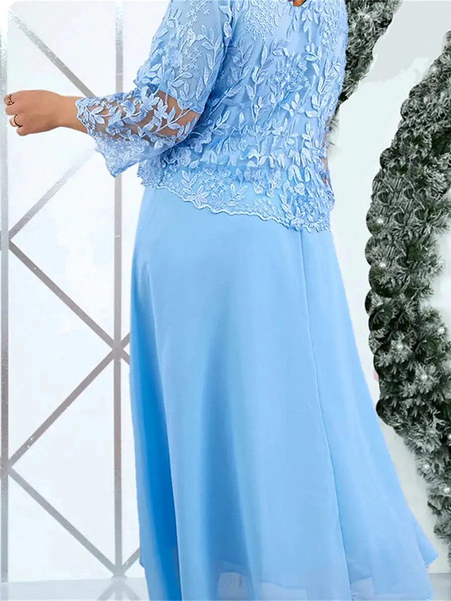 Elegant Plus Size Lace Maxi Dress with Ruched Neck