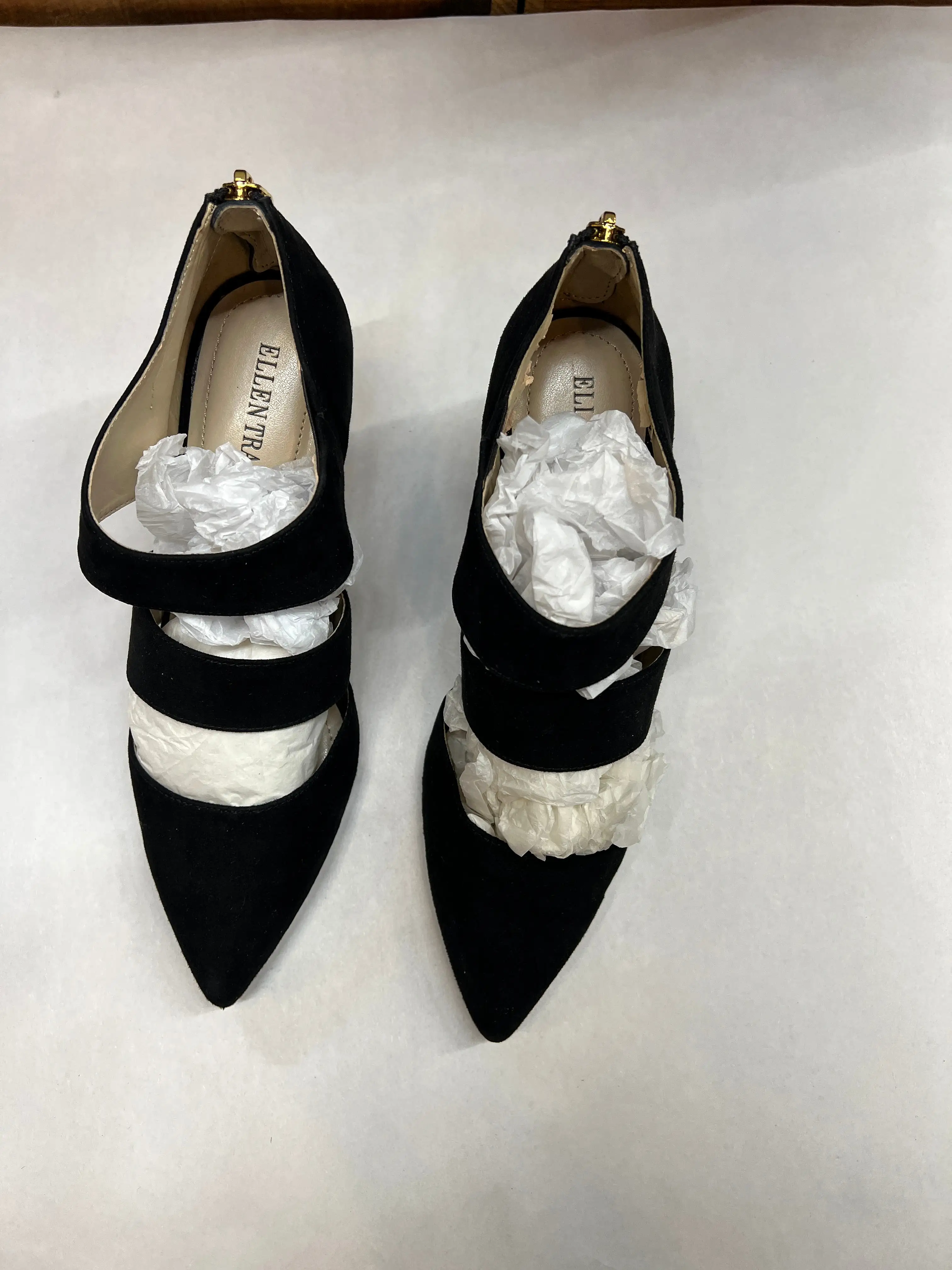 ELLEN TRACY Biana Black Suede Pumps •Black•