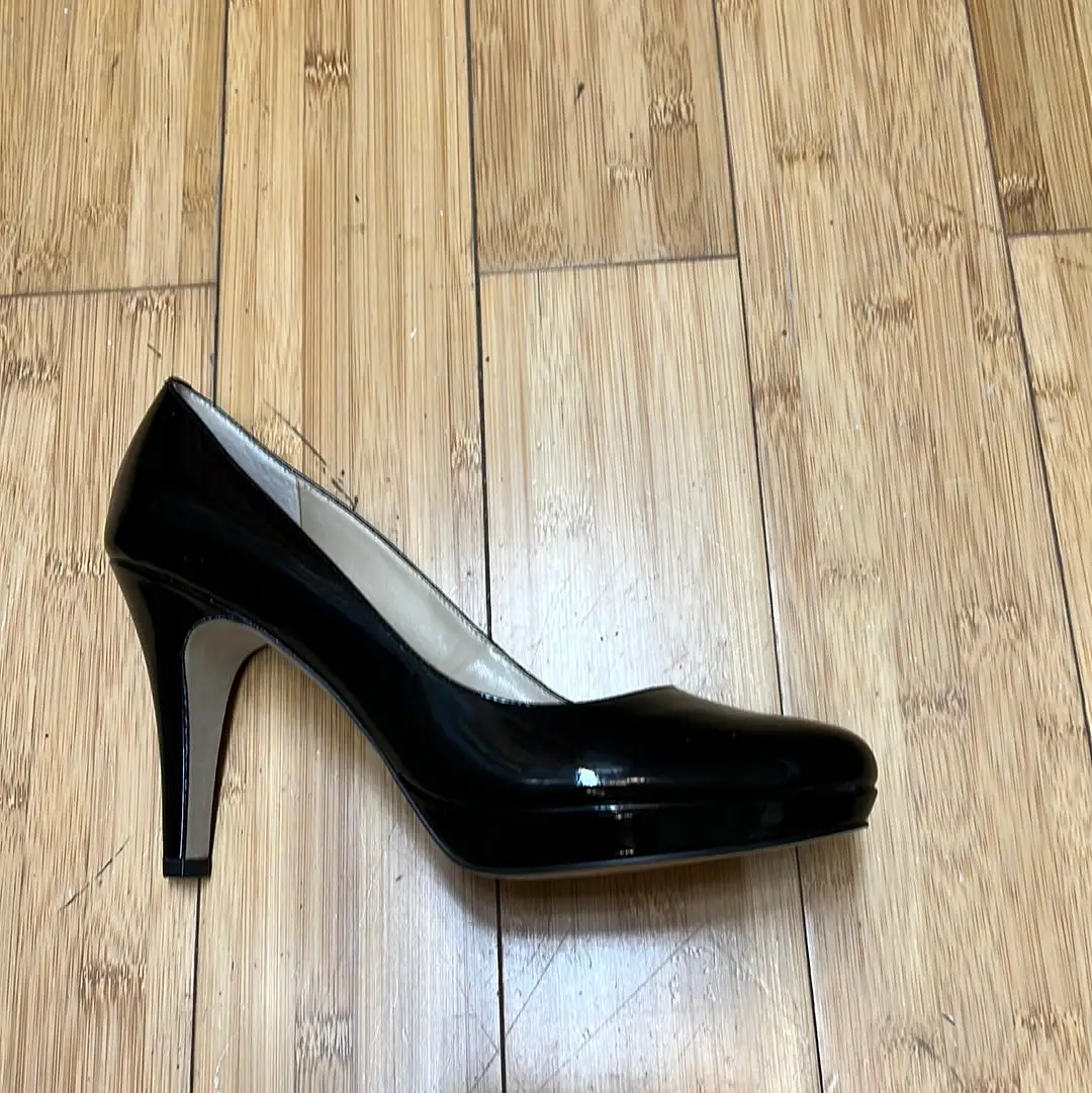 ELLEN TRACY Women's •Patton• Platform Pump  - Black Patent