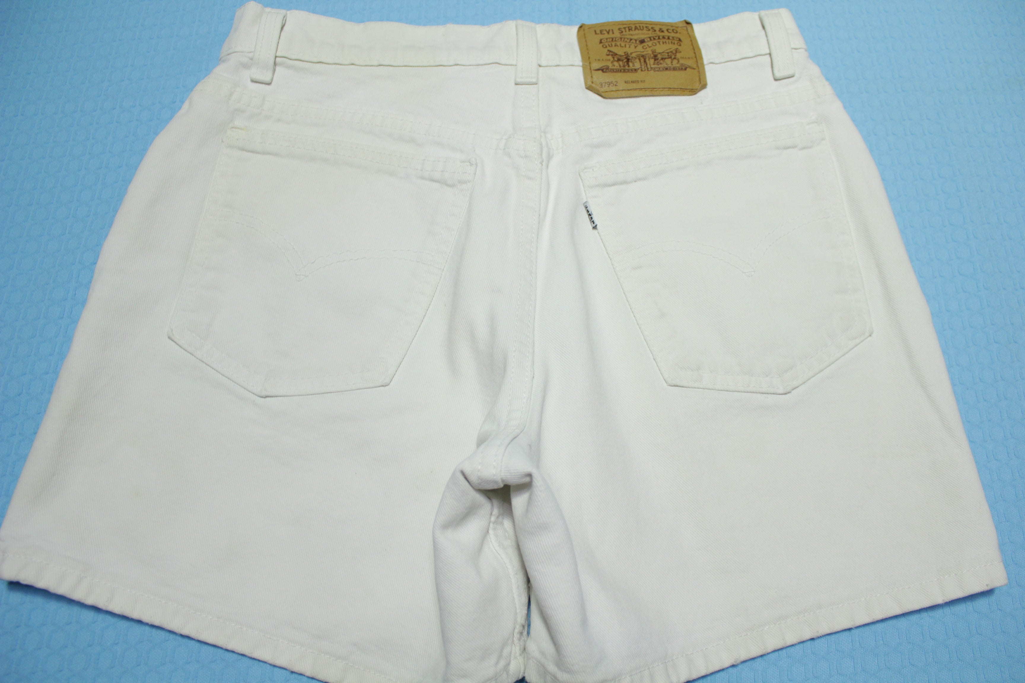 Levis 37952 950 Vintage 90's White High Waisted Denim Jean Mom Shorts